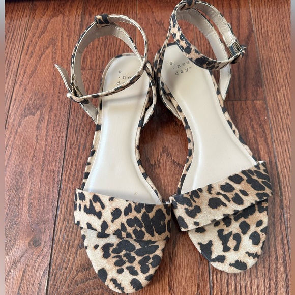 NWOT target cheetah print dress sandals - Picture 2 of 4